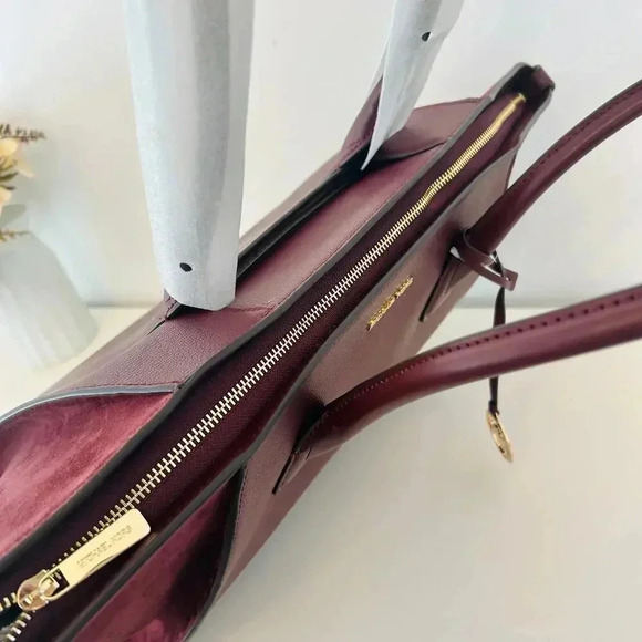 Michael Kors Avril Extra-Large Leather and Suede Tote Bag Oxblood - Picture 7 of 11